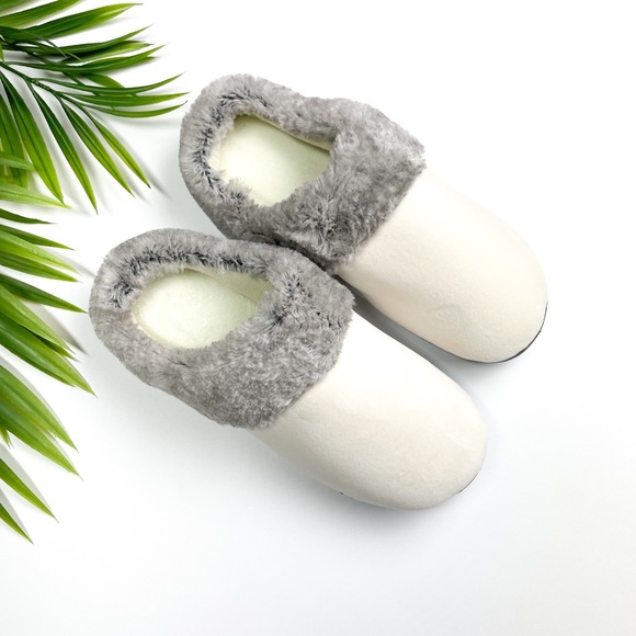 Isotoner Women's Boxed Velour Hoodback Slippers